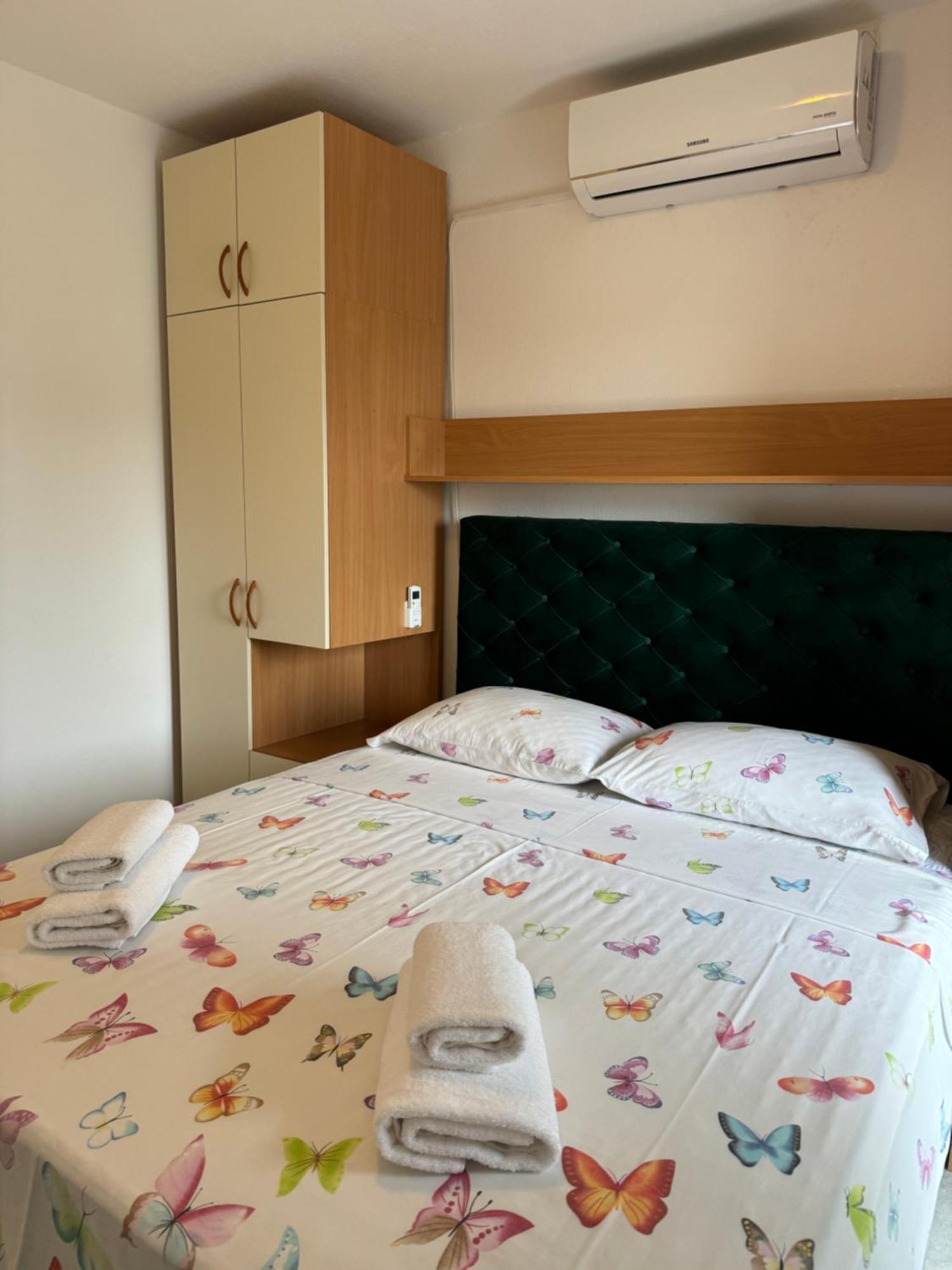 House 100M From The Beach With Free Parking And Breakfast Baška Voda Extérieur photo