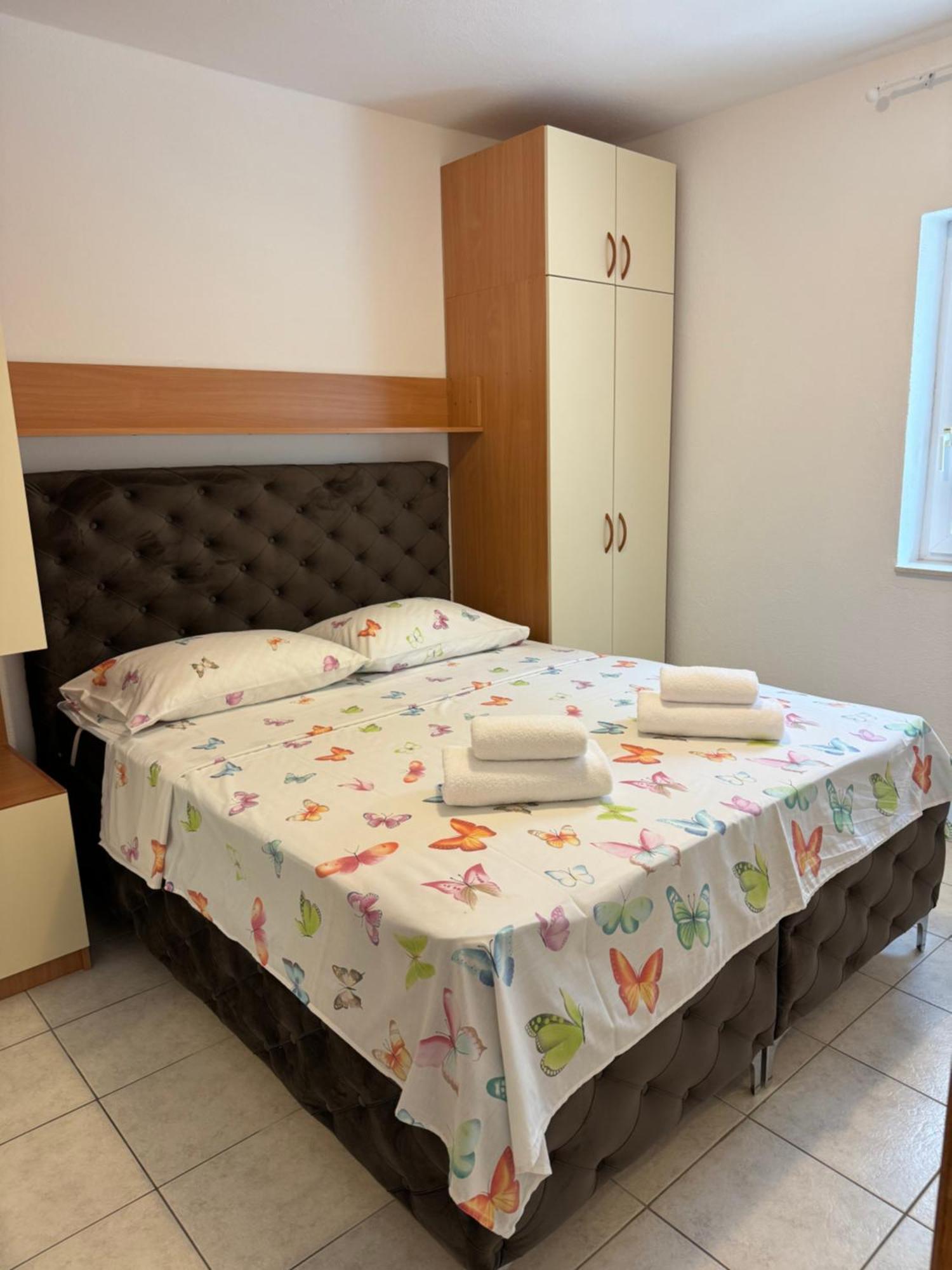 House 100M From The Beach With Free Parking And Breakfast Baška Voda Extérieur photo
