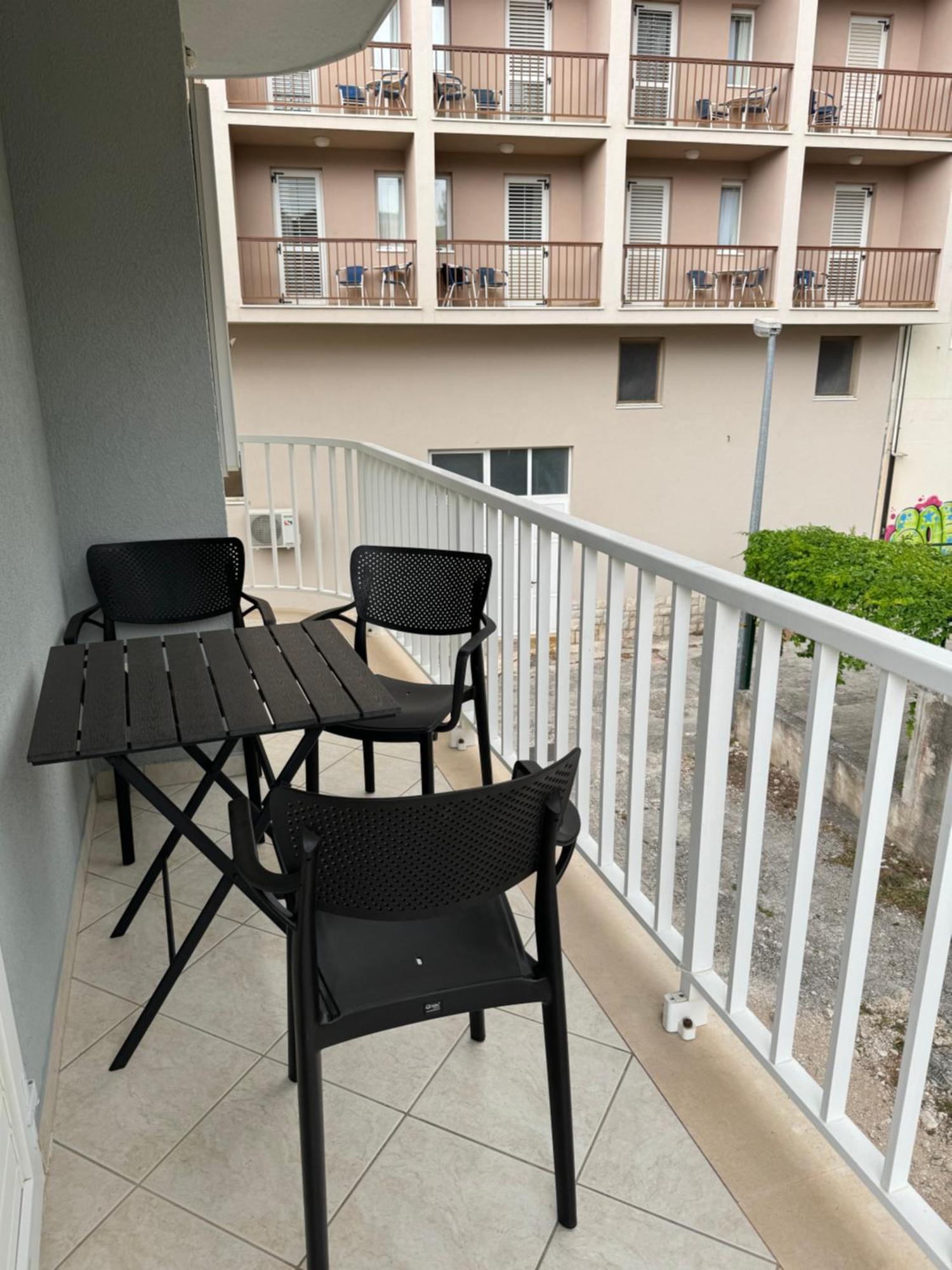 House 100M From The Beach With Free Parking And Breakfast Baška Voda Extérieur photo